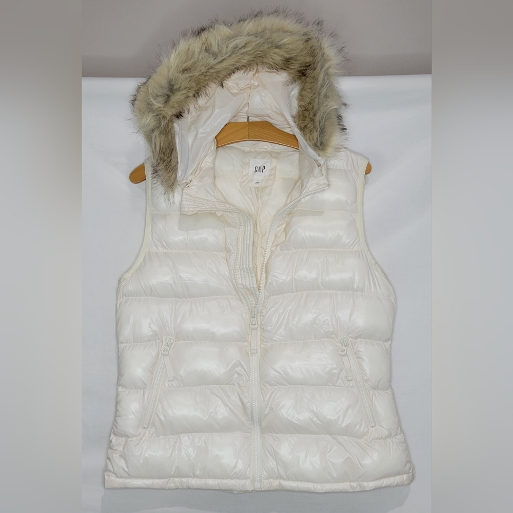 Gap Primaloft Puffer Vest